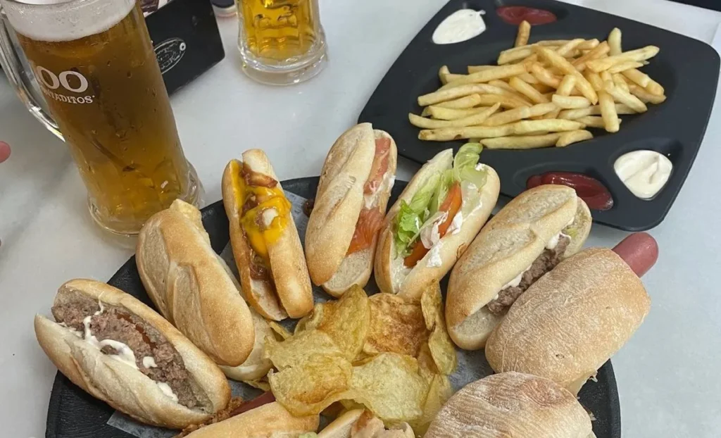 Risparmiare sul cibo in viaggio: mangiare bene e spendere poco
