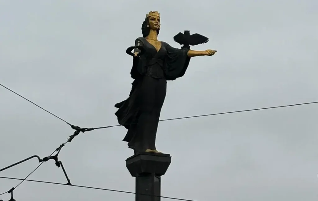 sofia statua di sveta sofia