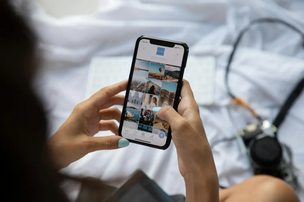 Checklist Definitiva delle App per Viaggiare Low Cost nel 2025