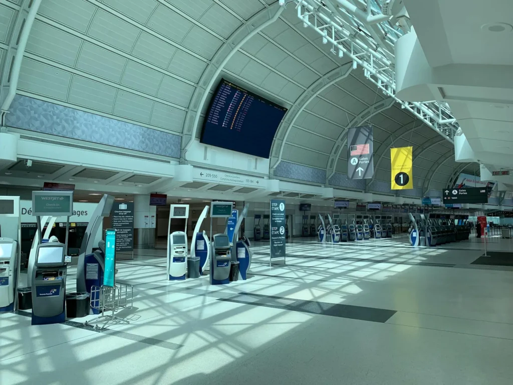 Come arrivare al centro di Toronto dall’aeroporto senza svenarsi