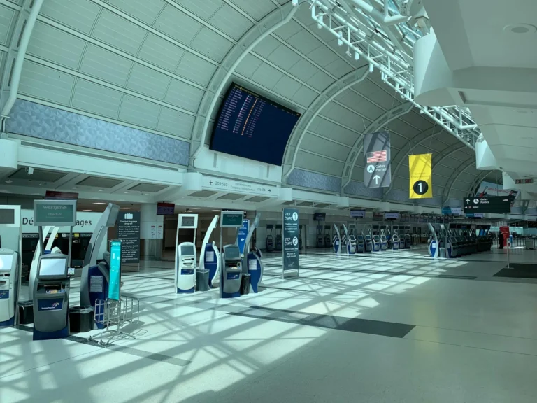 Come arrivare al centro di Toronto dall’aeroporto senza svenarsi
